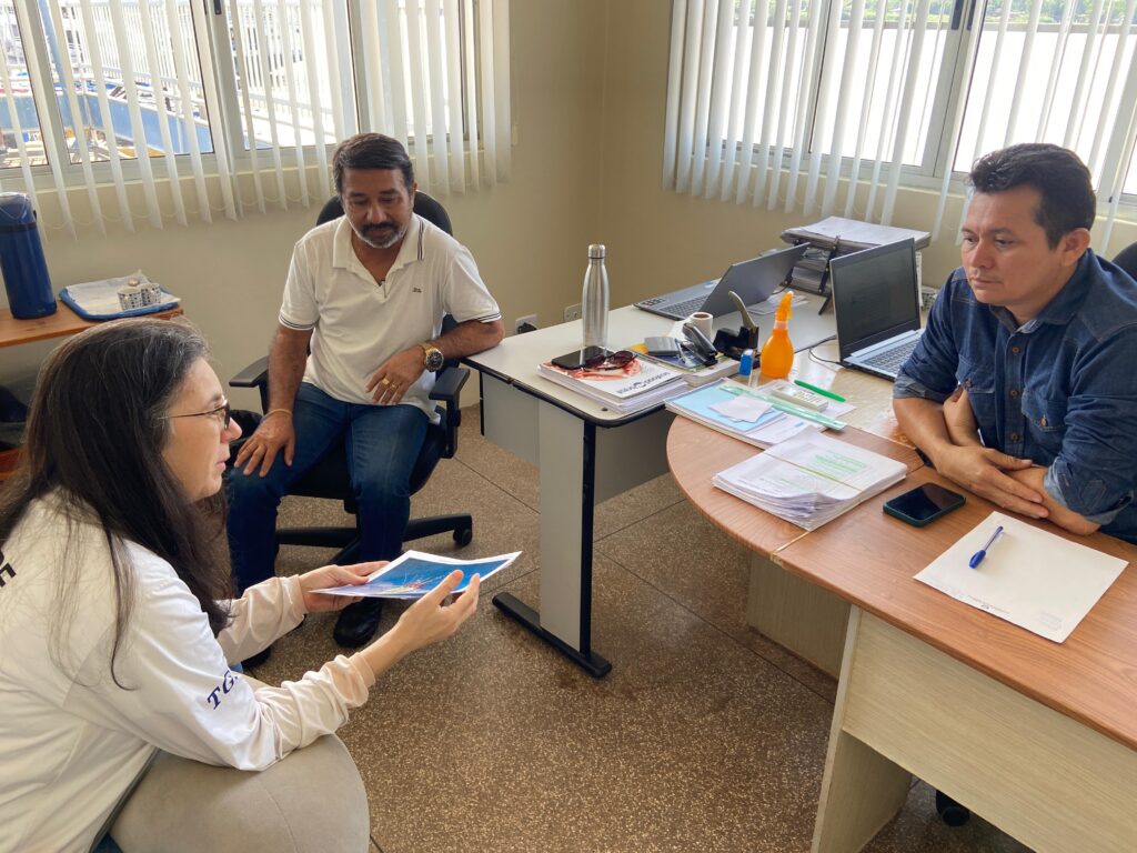 IEPA realiza campanha de sensibilização em colônia de pescadores de Santana, no Amapá